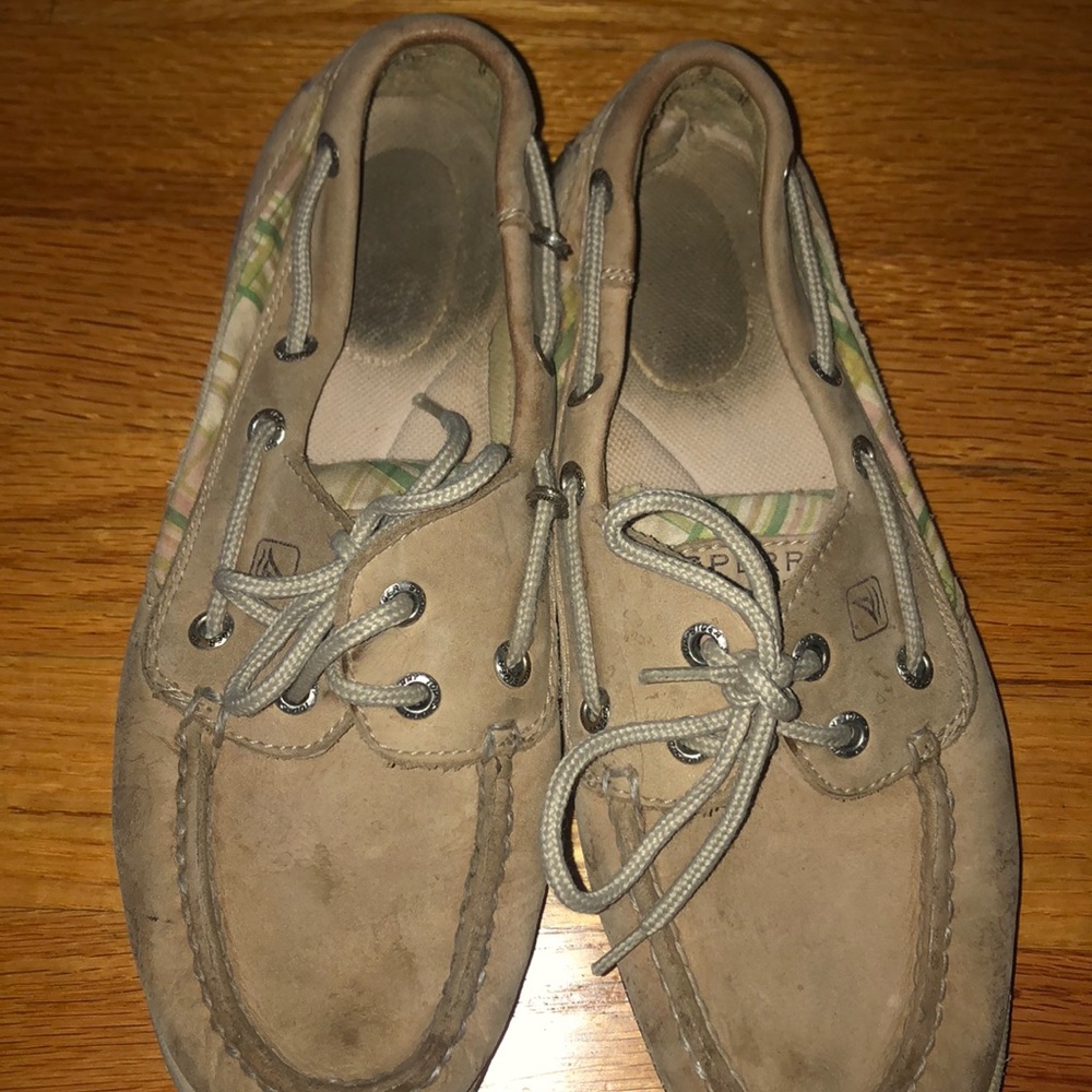 Used sperry size 7